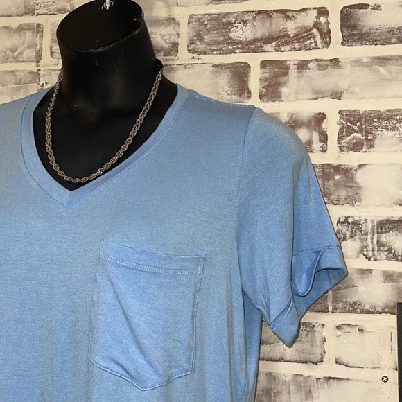 Michelle Mae Sofia pocket T-shirt large - Picture 2 of 5